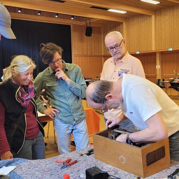 Ein Tag voller Tüfteln, Teilen und Teamgeist: Das 9. Repair-Café in Zirl